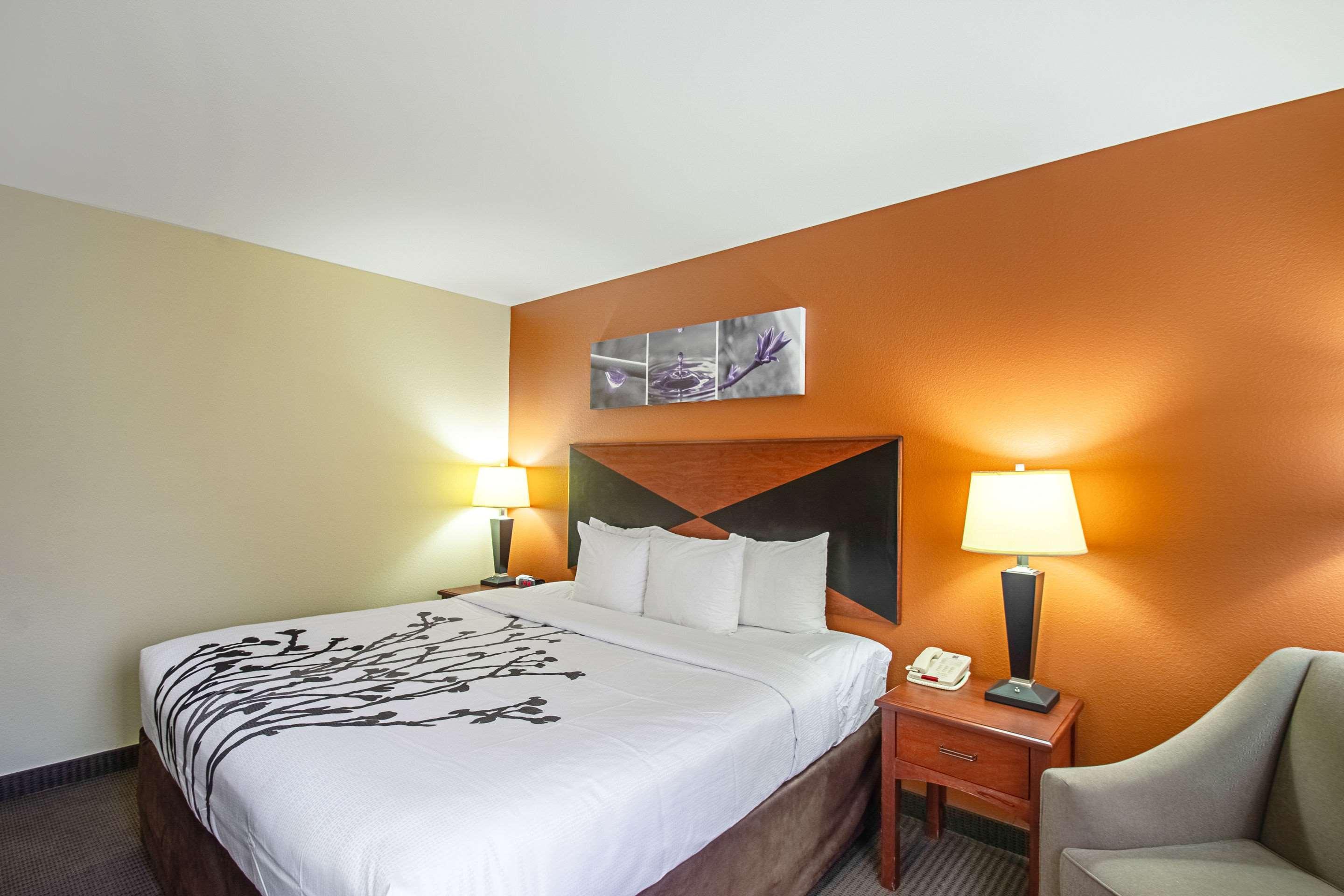 Sleep Inn & Suites Madison - Monona Экстерьер фото
