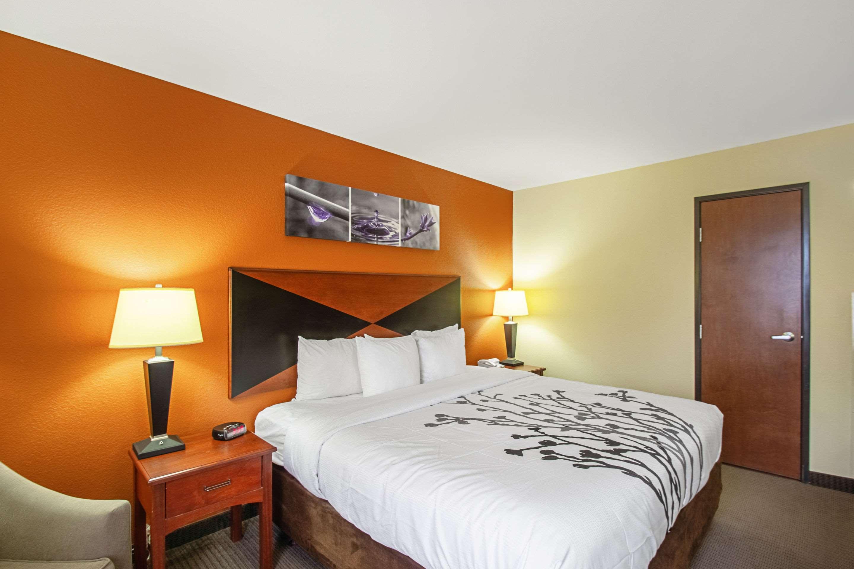 Sleep Inn & Suites Madison - Monona Экстерьер фото