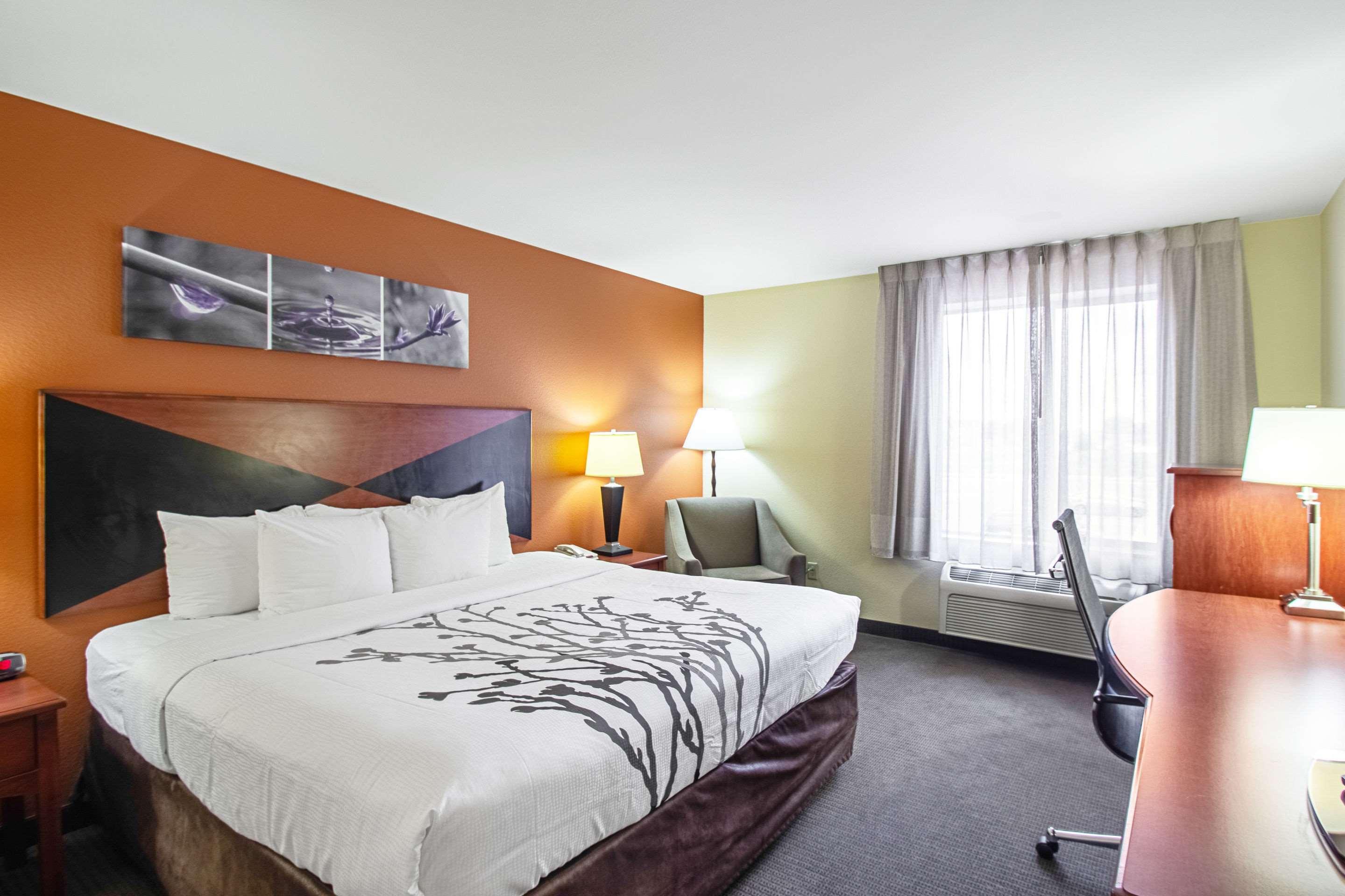 Sleep Inn & Suites Madison - Monona Экстерьер фото