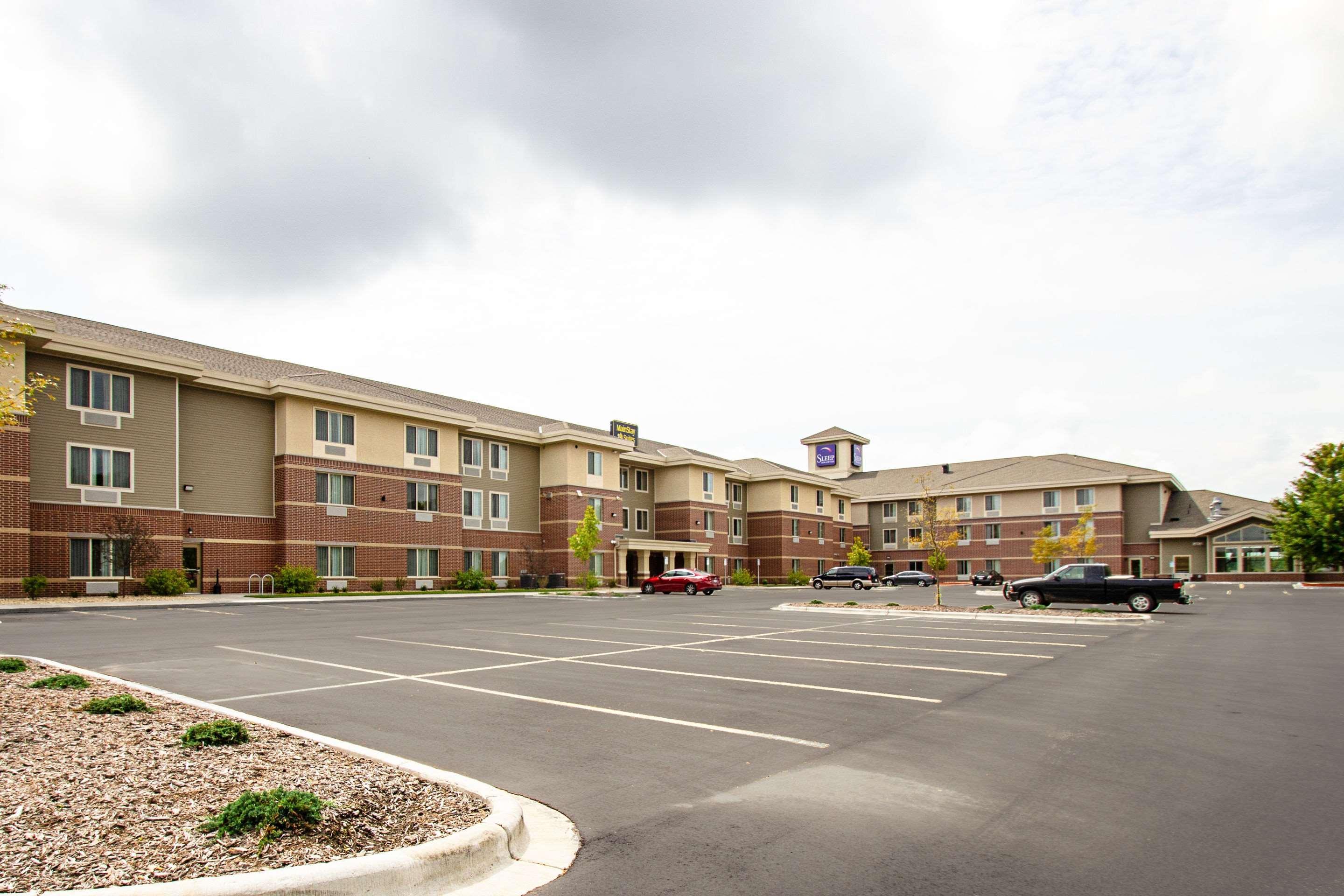 Sleep Inn & Suites Madison - Monona Экстерьер фото