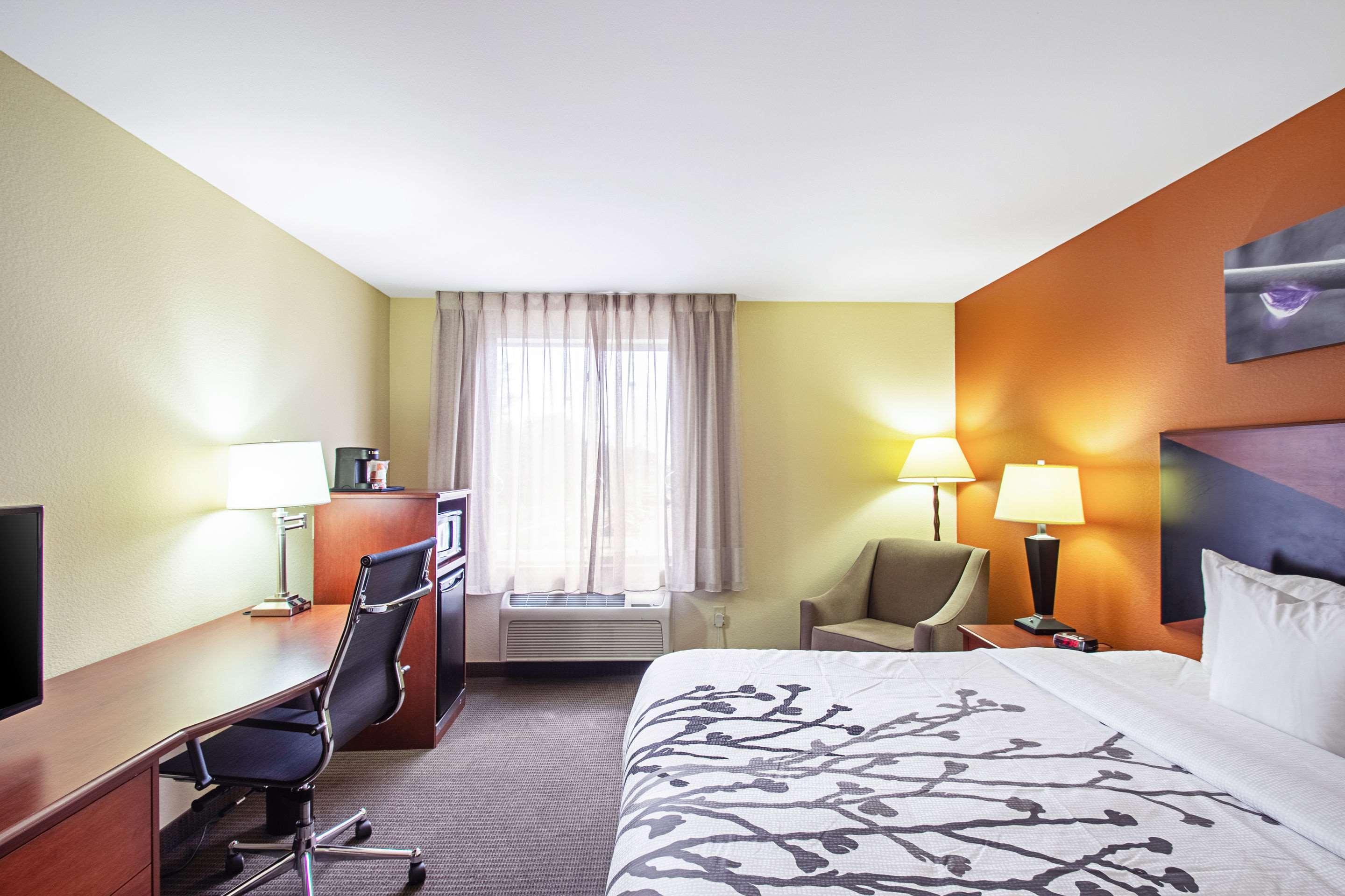 Sleep Inn & Suites Madison - Monona Экстерьер фото