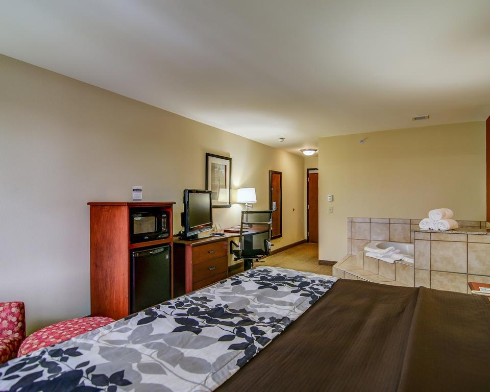 Sleep Inn & Suites Madison - Monona Экстерьер фото