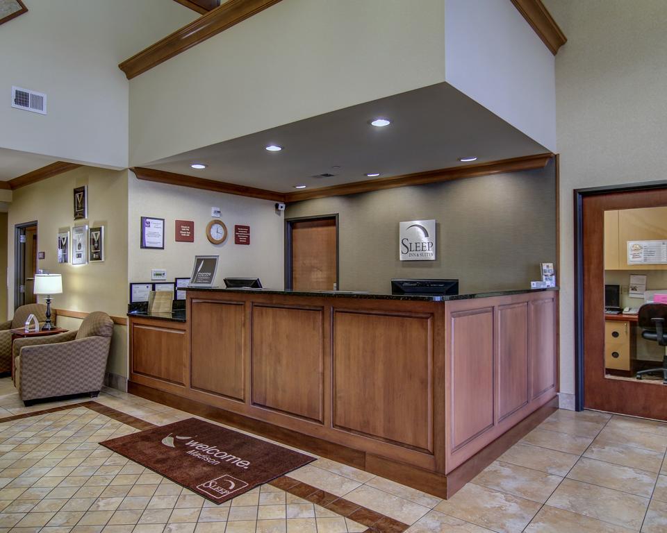 Sleep Inn & Suites Madison - Monona Экстерьер фото