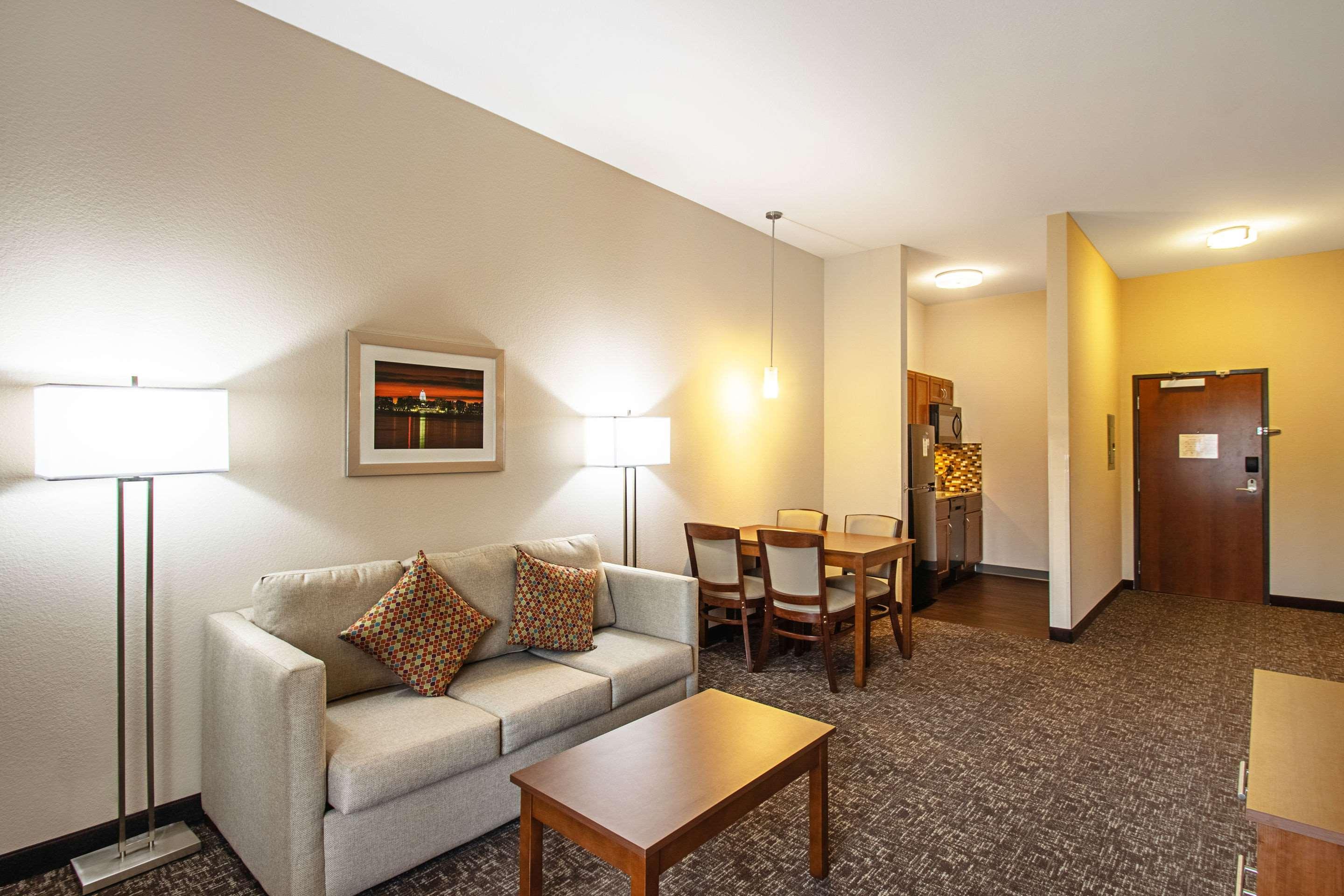 Sleep Inn & Suites Madison - Monona Экстерьер фото