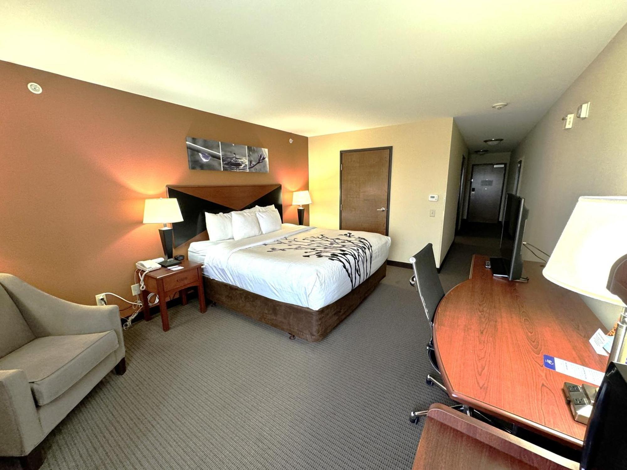 Sleep Inn & Suites Madison - Monona Экстерьер фото