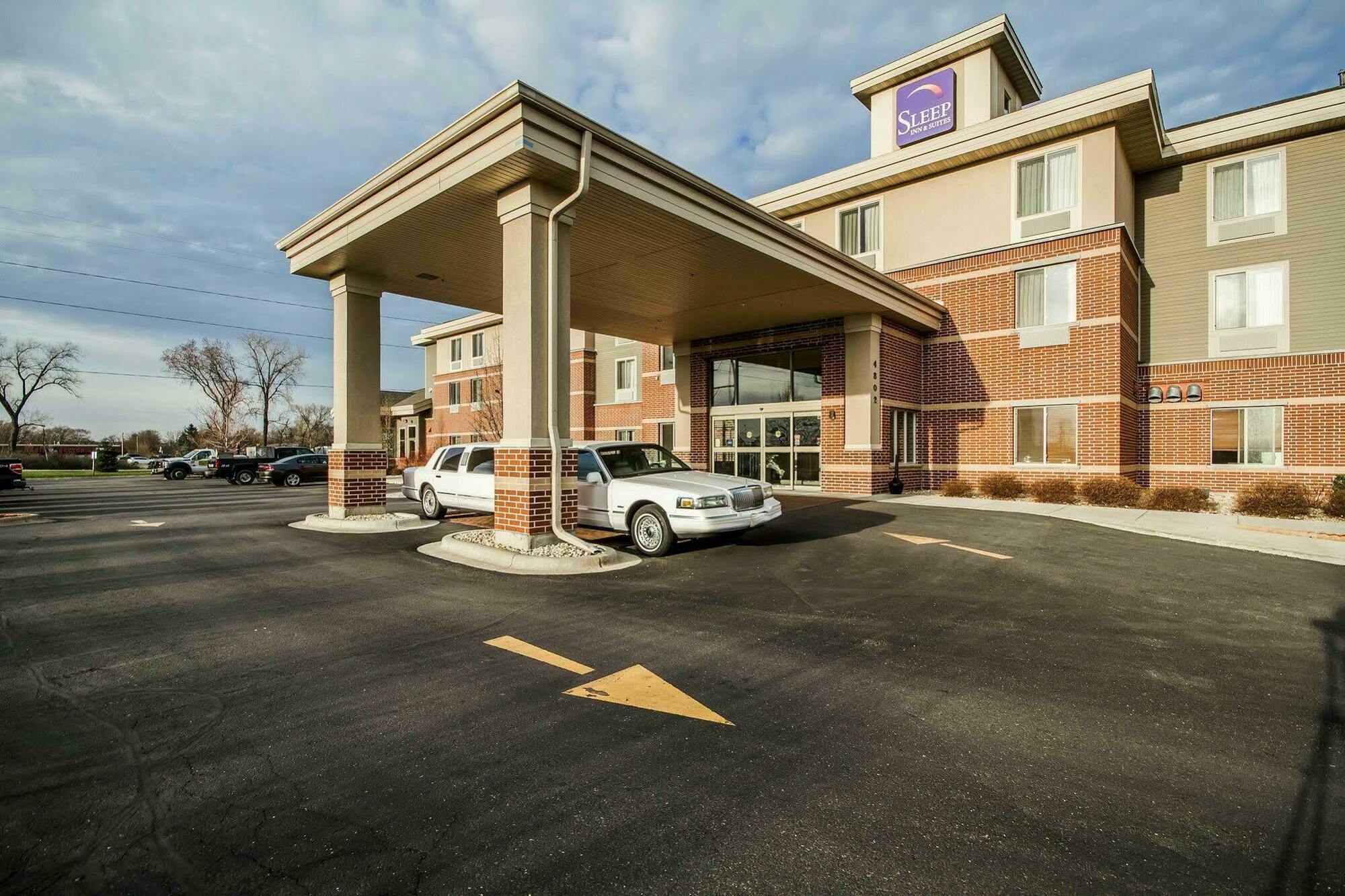 Sleep Inn & Suites Madison - Monona Экстерьер фото